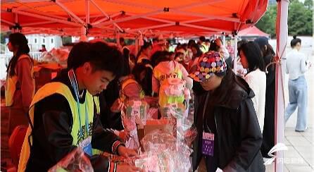 金多多配资 跟着马拉松游寿光|2025寿光半程马拉松开赛在即 赛事包里装满“惊喜”